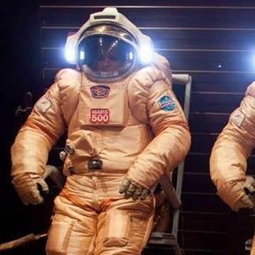 Zmodyfikowane skafandry Orlan, służące w eksperymencie Mars500 (Symulacja marsjańskiego terenu (IBMP/ Oleg Voloshin)